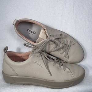 Ecco Women's Spikeless Soft Hydromax Golf Shoes Extra Wide 8 in Oyster Colorway